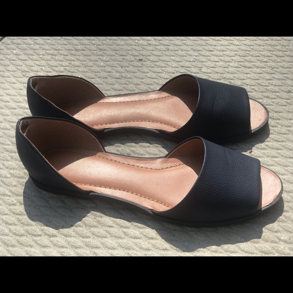 Toeless Flat - Picture 2 of 3